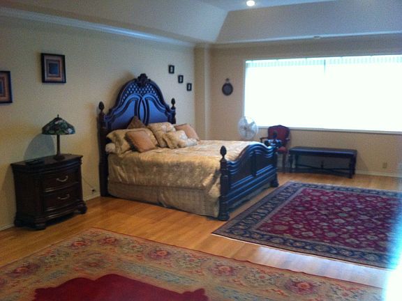 5th image of 3201 Banyan Cir