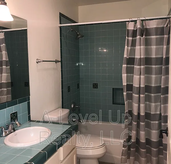 1980 N Tyndall Ave #1A — Photo 16