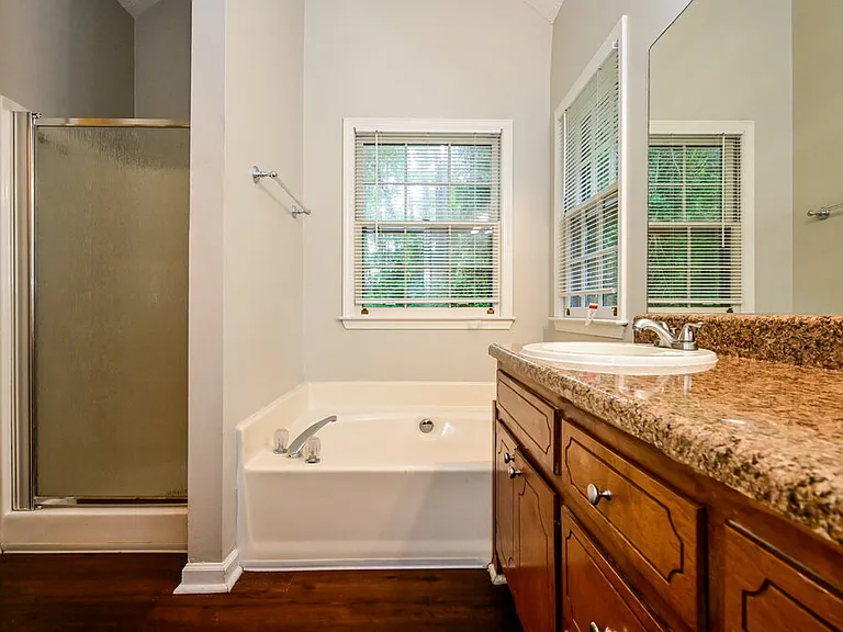 1204 Garden Path SE — Photo 10