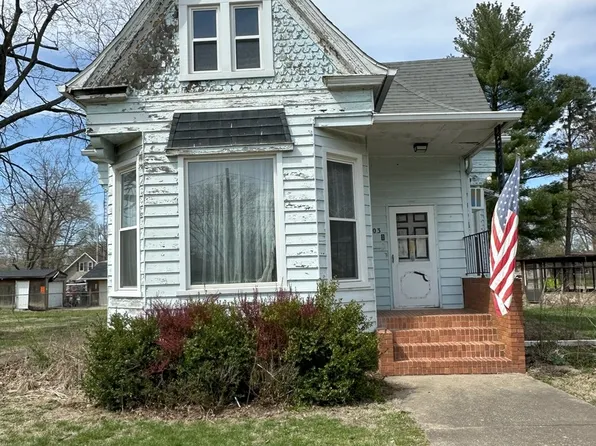 403 Richard St, Henry, IL 61537