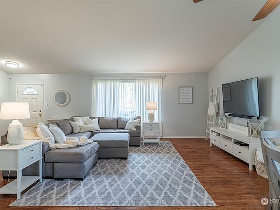 5th image of 1231 Bowen Way E