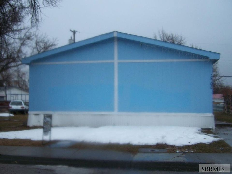 2nd image of 3594 E Crawford St