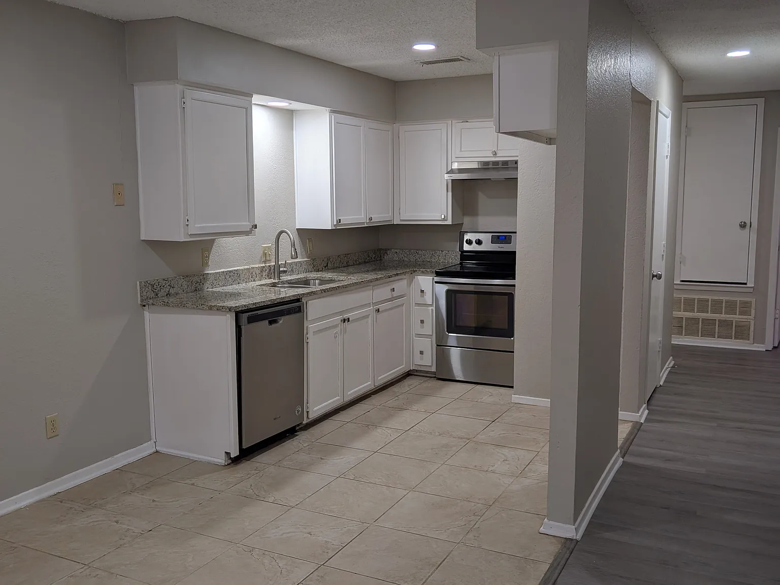 3 bed, 1147 sqft, $1,795 — Photo 3