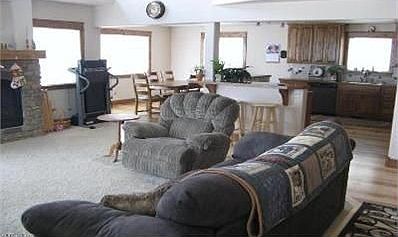 5th image of 178 Evergreen Dr