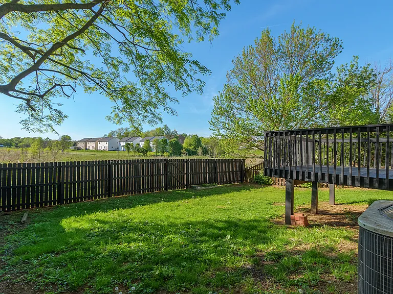 341 Darenia Ln — Photo 32