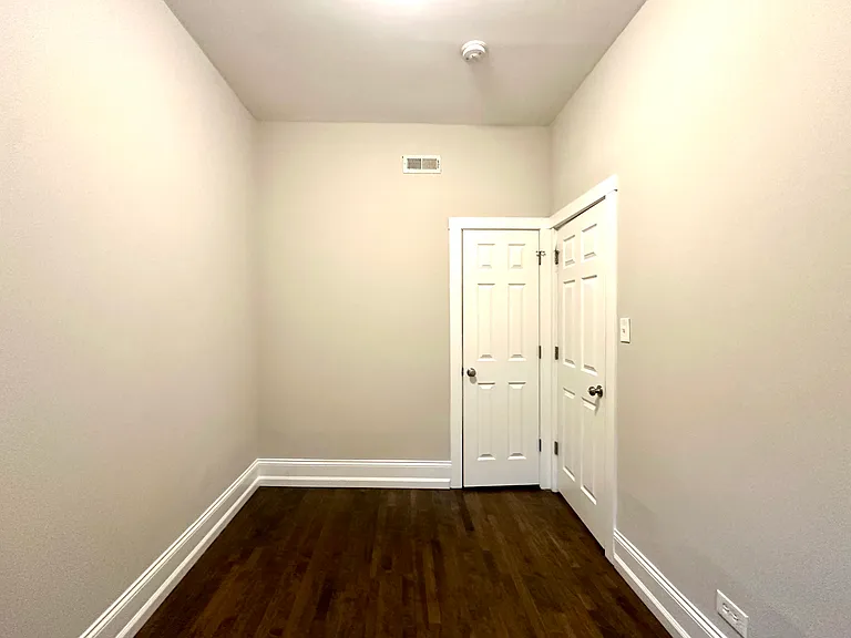 909 N Leavitt St #2R — Photo 10