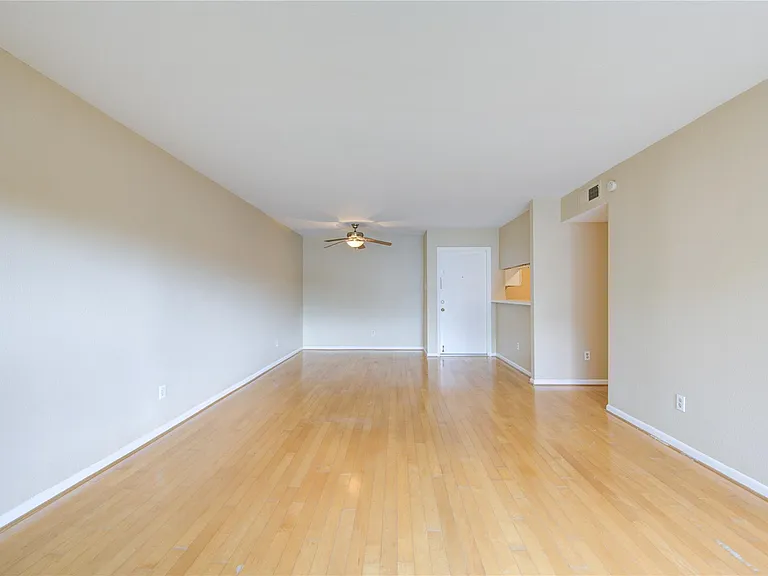 3055 Walnut Bend Ln #21 — Photo 6