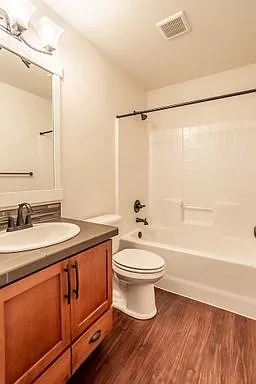 1371 Brooklyn Walk NE — Photo 9