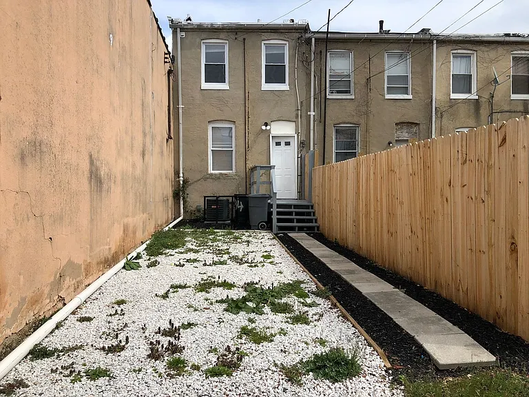 3242 Barclay St — Photo 25