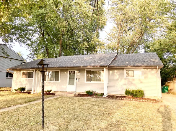 703 Rogers Rd, Romeoville, IL 60446