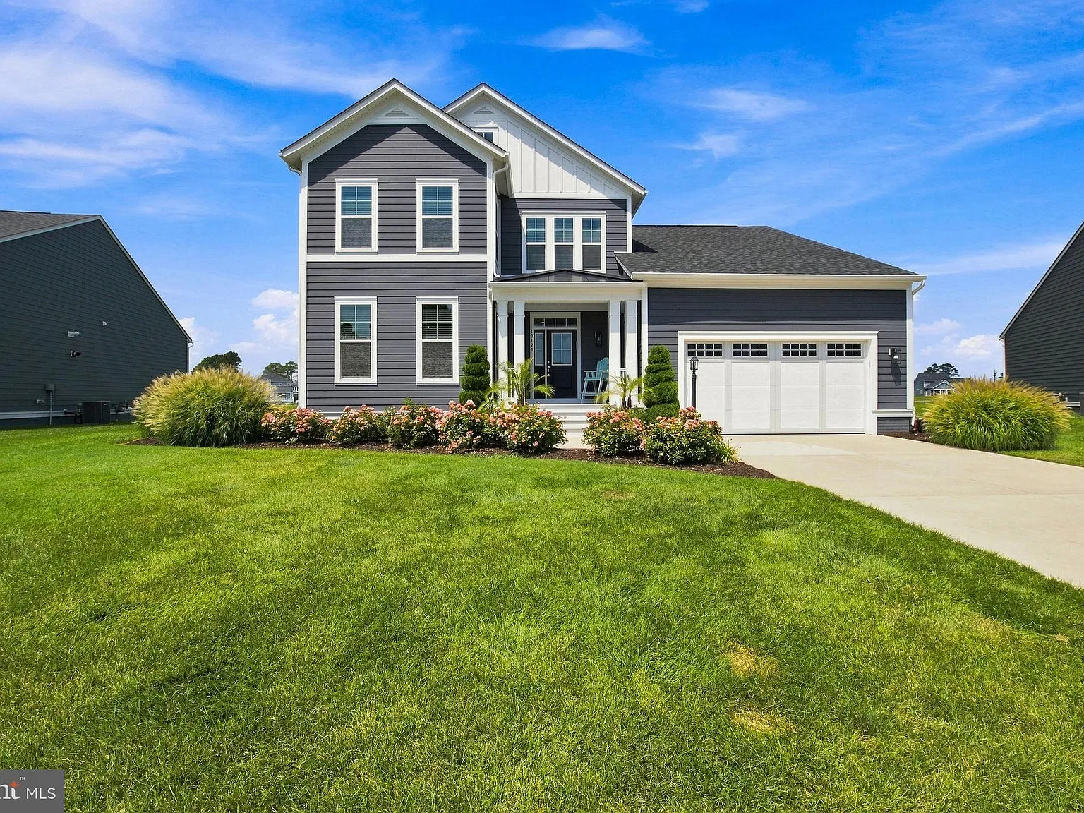 5 bed, 3.5 bath, 3914 sqft, $4,500 — Photo 2
