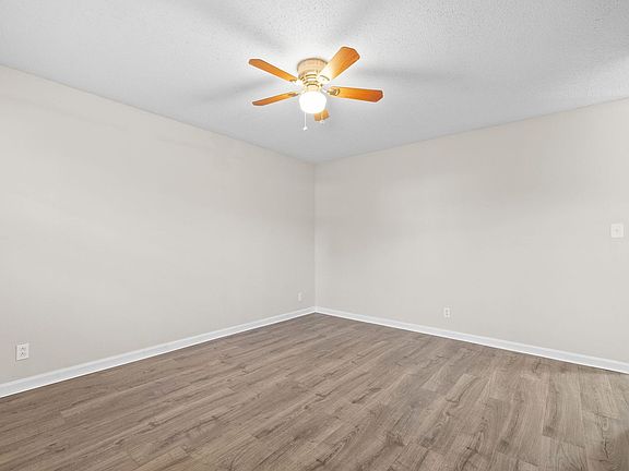 3rd image of 304 Chapel St APT B
