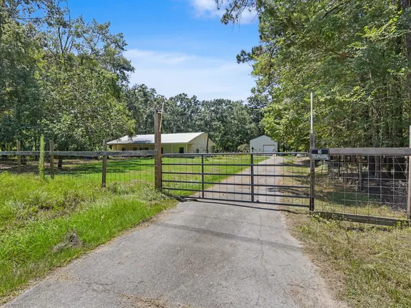692 County Road 3371, Cleveland, TX 77327
