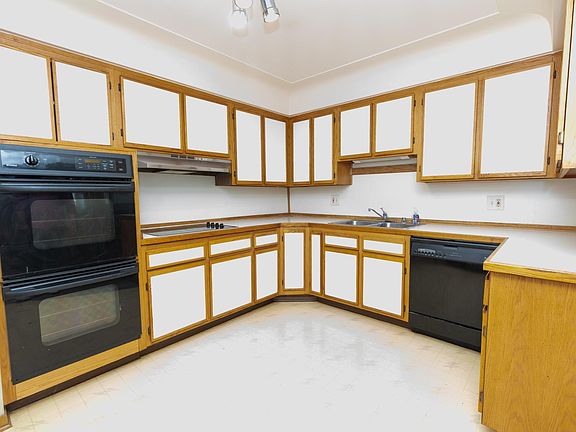 4th image of 29444 Geraldine Dr