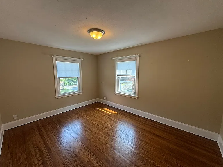 503 Commonwealth Ave — Photo 9
