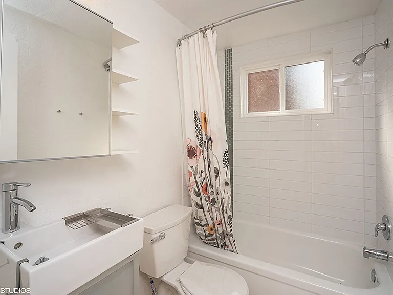 805 Dahlia — Photo 25