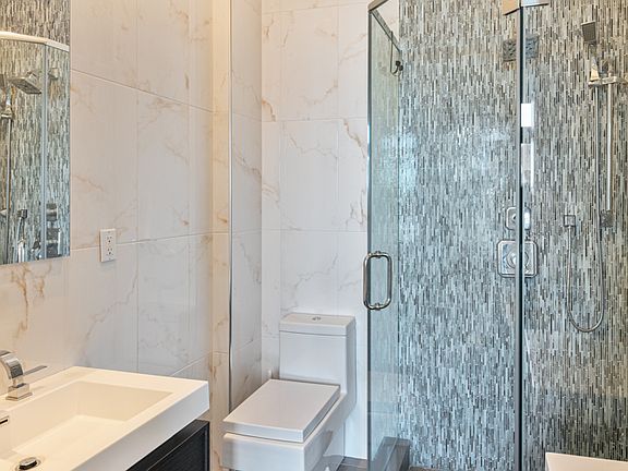 5th image of 212 Eckford St Unit Penthouse