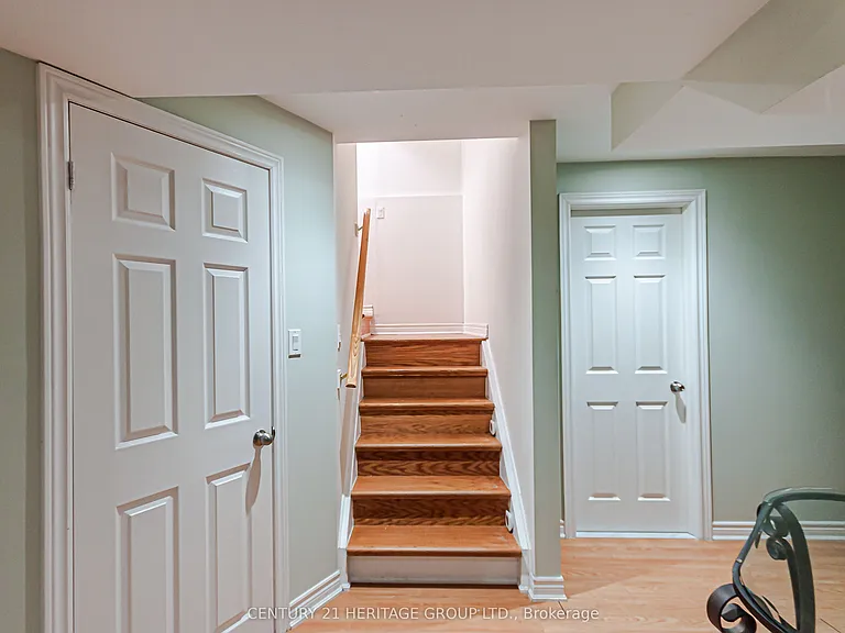 84 Maple Valley Rd — Photo 1
