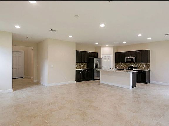 3rd image of 1987 NW Cataluna Cir