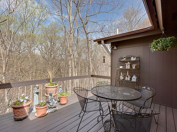 5th image of 8800 Mansion Farm Pl