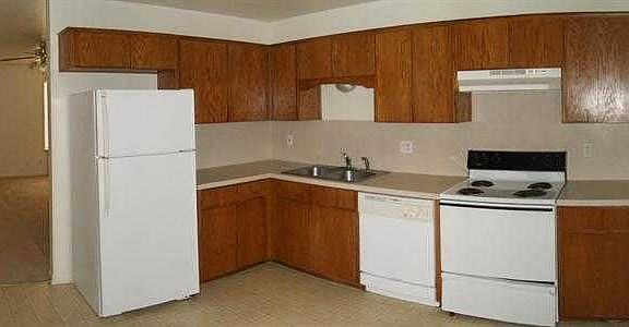 4th image of 1003 Circle M Dr APT A