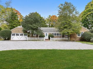 669 Hill St, Southampton, NY 11968