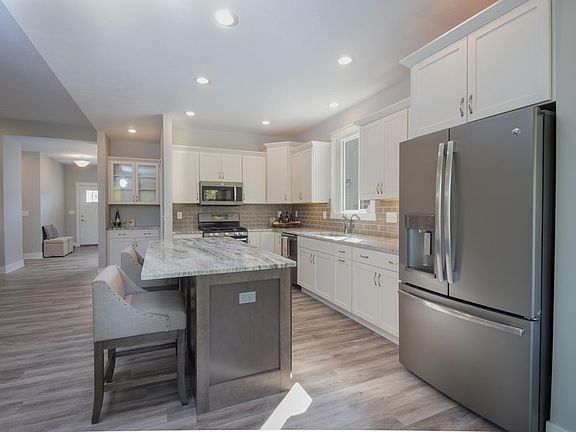4th image of 3982 Preserve Dr NE