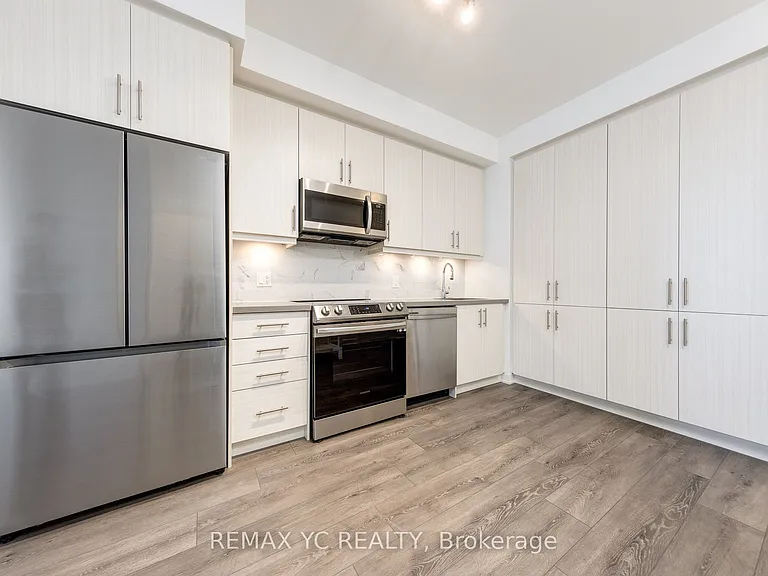 95 Oneida Cres #305 — Photo 6