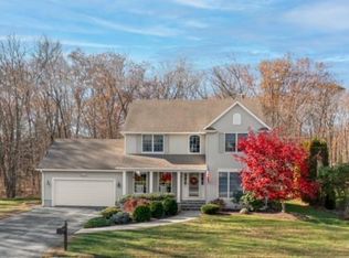 49 Peveril Rd, Cranston, RI 02921