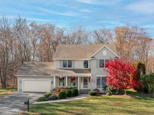 49 Peveril Rd, Cranston, RI 02921