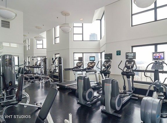 5th image of 401 E Ontario St APT 1810