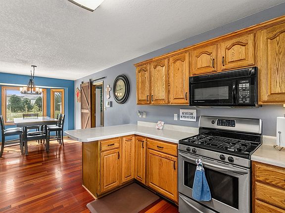 4th image of 3096 Cottonwood Dr