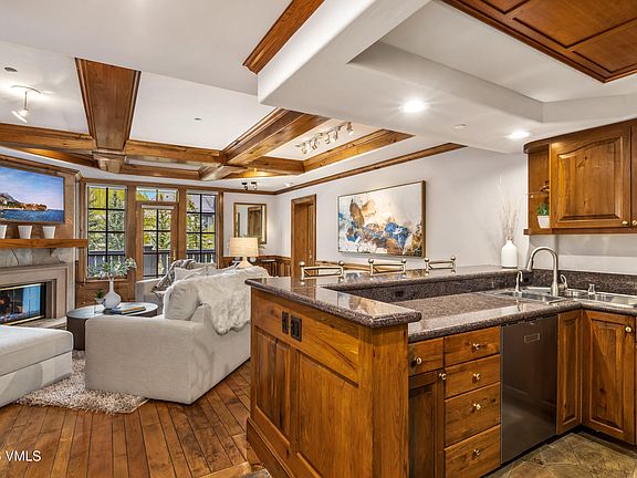 5th image of 17 Chateau Ln #309