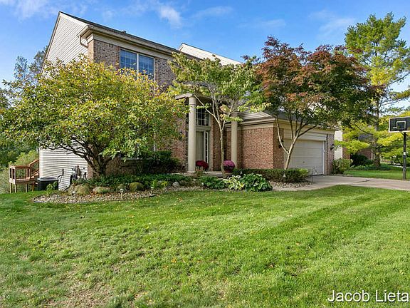 3rd image of 4334 Orchard Creek Dr SE
