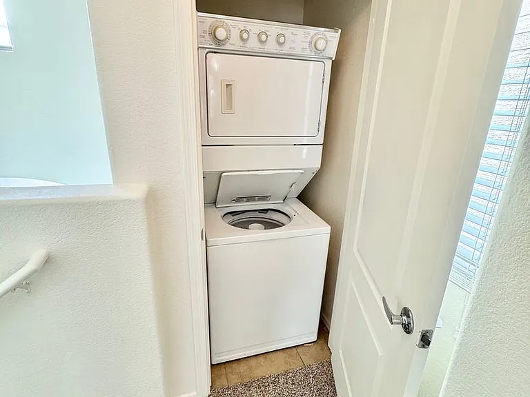 2402 E 5th St #1604 — Photo 18