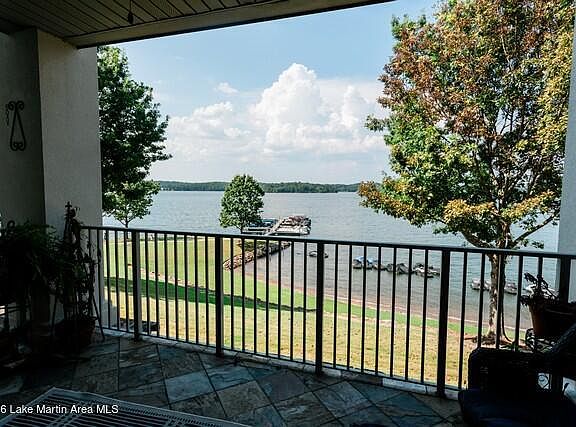 2nd image of 230 Crowne Pointe Rd