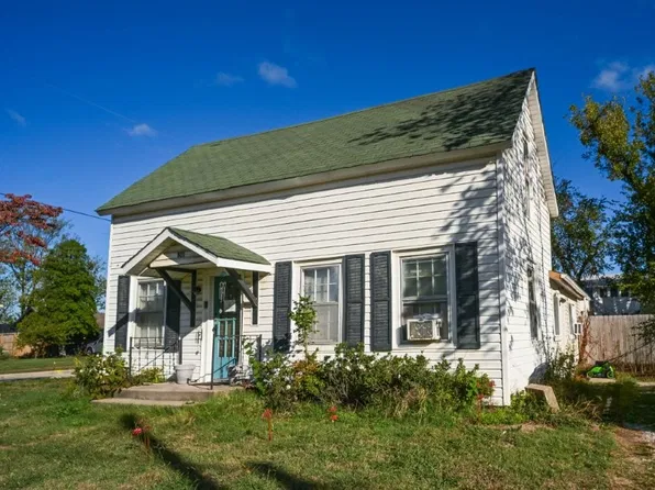 321 W Oak St, Rogers, AR 72756