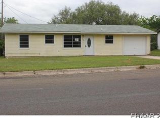 1208 W 3rd St, Lampasas, TX 76550