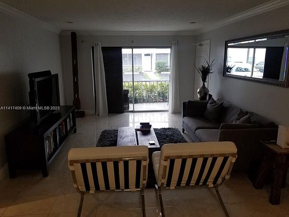 5th image of 6287 Bay Club Dr APT 2