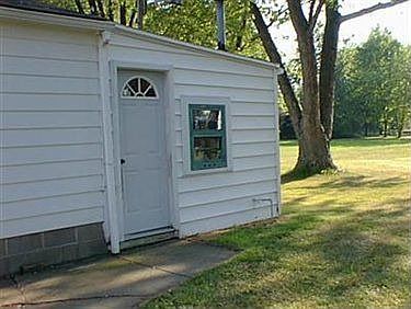 5th image of 6001 Mahoning Ave