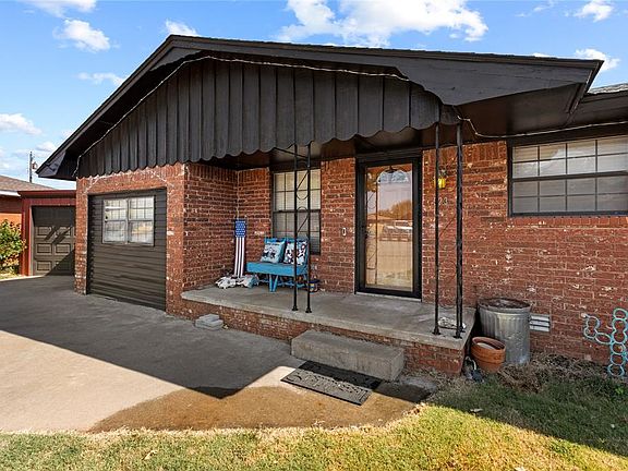 4th image of 523 Ruth Dr