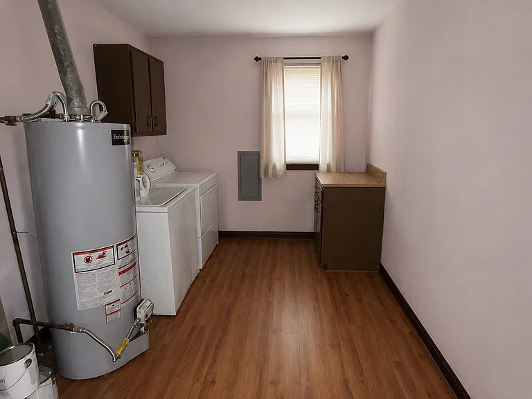 109 Armstrong St — Photo 15