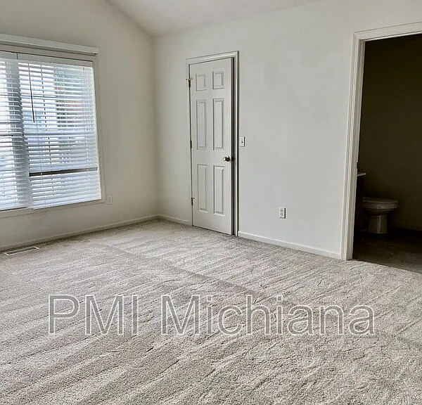 51880 Courtland Dr E — Photo 7