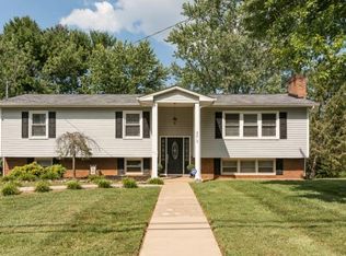 2210 Knob Creek Rd, Johnson City, TN 37604