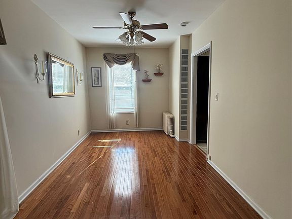 4th image of 868 Morris Park Avenue