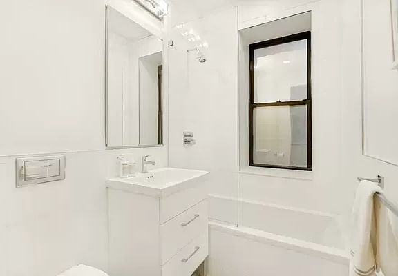 4th image of 306 W 97th St APT 42