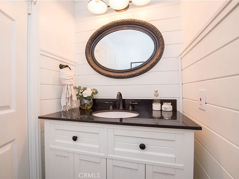 270 S Riverwood Cir — Photo 25