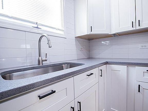 5th image of 35W875 Park Ln