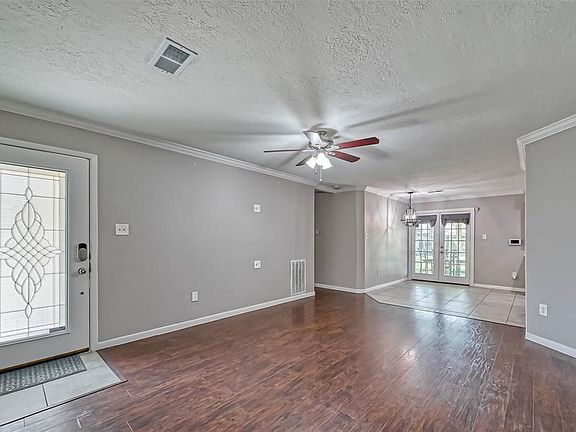 3rd image of 510 Avondale Ln