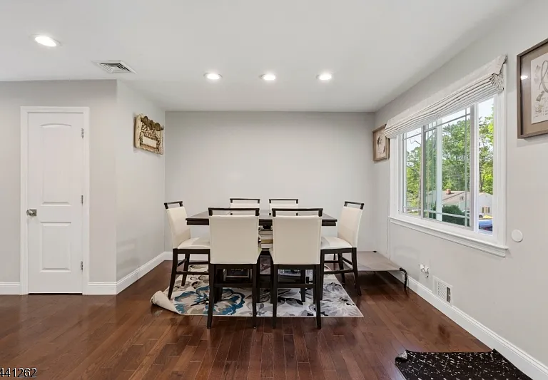 42 Brandon Ave — Photo 5
